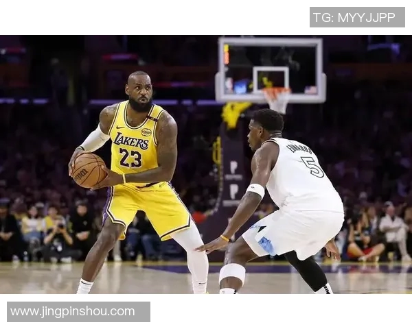 湖人球员集体表现低迷,教练组展开严厉训练 湖人球员集体表现低迷,教练组展开严厉训练